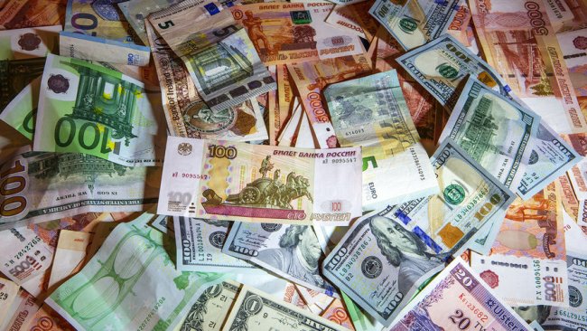 Почти 80% вкладчиков в России не имеют накоплений в валюте - «Бизнес»