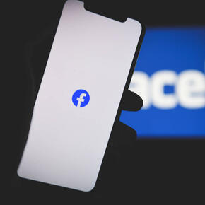 Роскомнадзор потребовал от Facebook и Google прекратить цензуру российских СМИ - «Интернет»