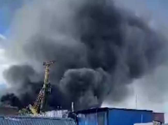 Экологи проверили качество воздуха в районе пожара в Ногинске