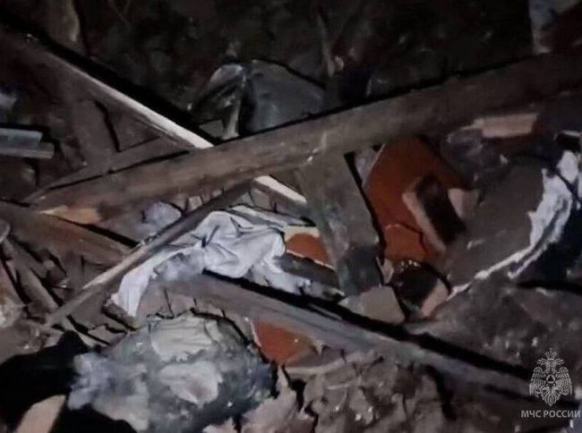 Двоих жителей Горловки спасли из-под завалов сотрудники МЧС России по ДНР