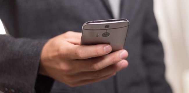 Что такое номофобия? - «Компьютеры и интернет»