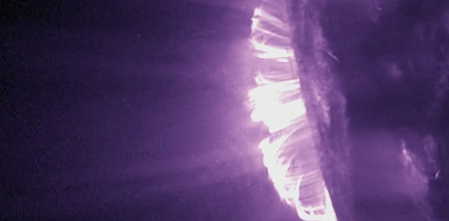 Посмотрите, как выглядит самая мощная вспышка на Солнце в новом году, — видео - Наука.