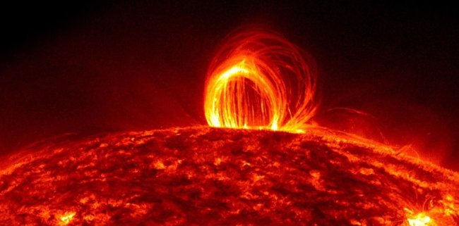 На Солнце произошла мощная вспышка — возможны сильные магнитные бури - Наука.